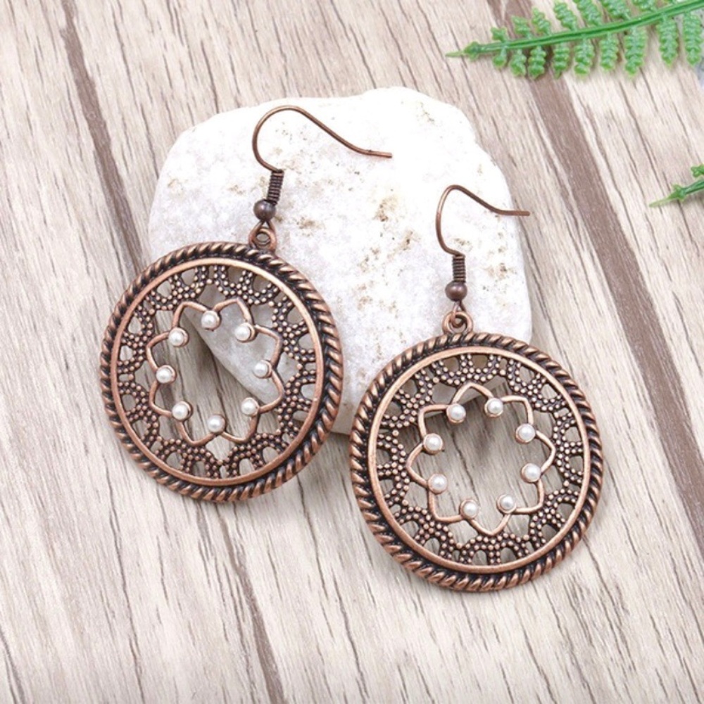 Circle Filigree Pearlized Beads Drop Earrings